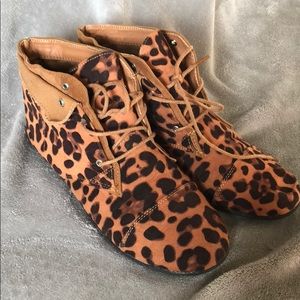 Cheetah print Peter Pan shoes